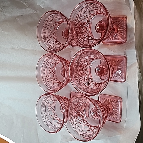 Set of 6 MCM Pink glasses - Picture 2 of 2